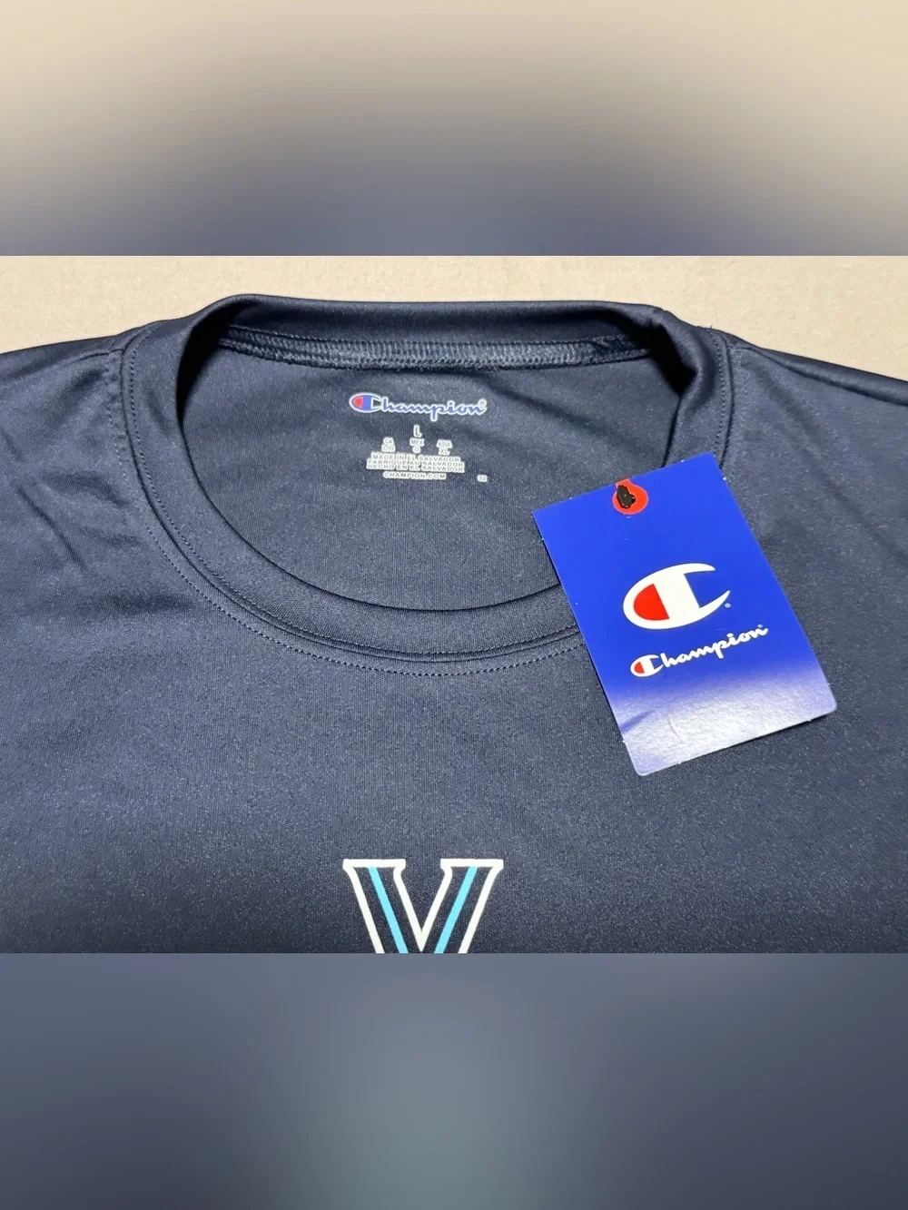 Champion Brand Villanova Wildcats NWT Men's Large Stretch T-Shirt blue